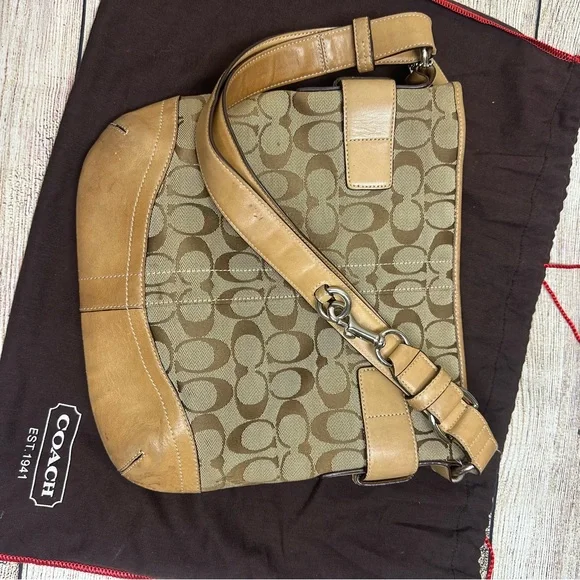 Coach Signature Canvas and Leather Soho 3574 shoulder purse - Picture 3 of 15